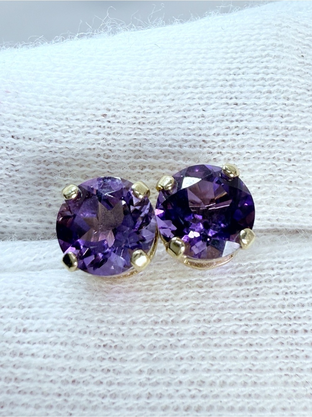 Genuine 14k Yellow Gold Natural Purple Amethyst Stud Earrings - 6mm round!